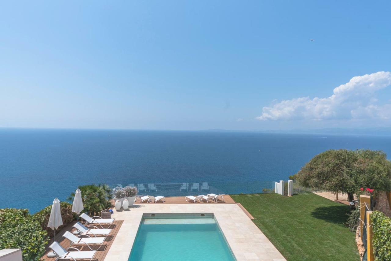 Luna Villa *